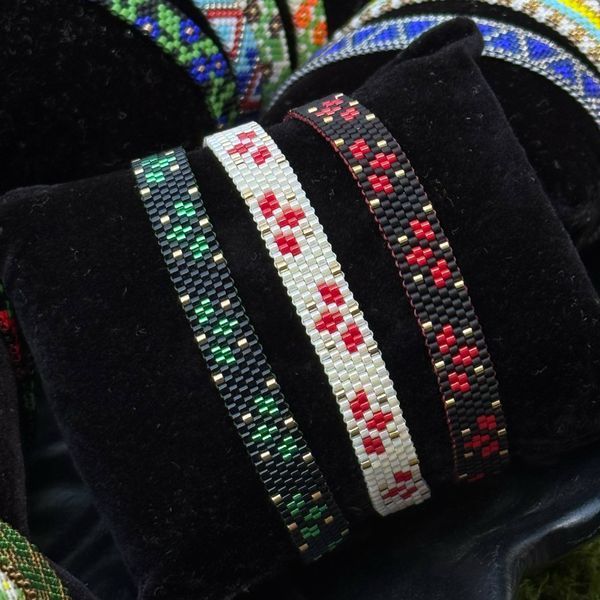 Браслет із зіроньками червоно-чорний тонкий (золота фурнітура та вставки) BR-04-0012 фото