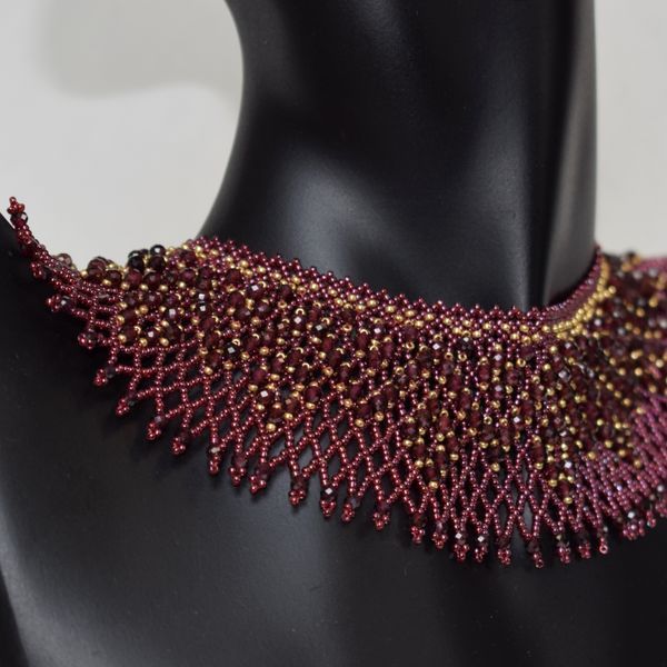 Necklace-Silyanka with garnet stones red
