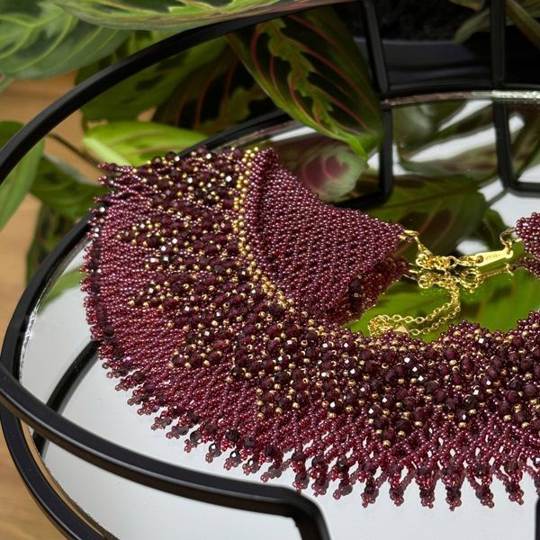 Necklace-Silyanka with garnet stones red