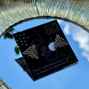 Dark green corner stud earrings with palladium plated Microbeads