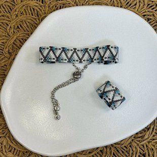 Bracelet with gradient scales blue