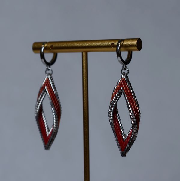 Leaf-shaped earrings red with palladium