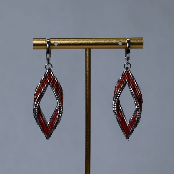 Leaf-shaped earrings red with palladium