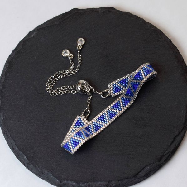 Blue geometric bracelet with palladium