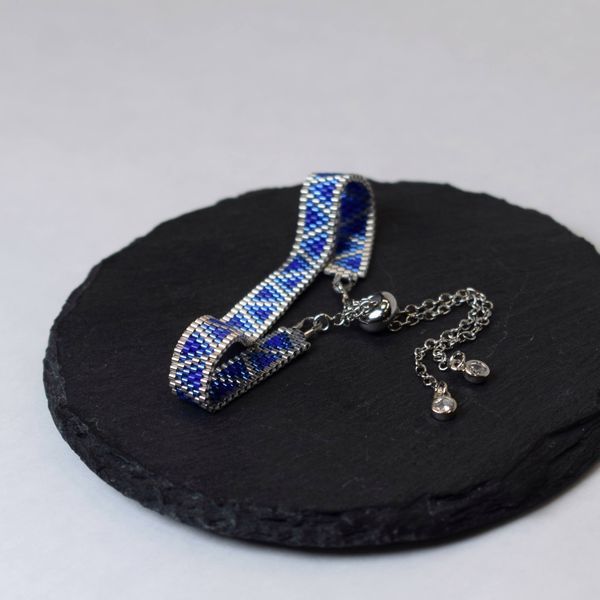 Blue geometric bracelet with palladium