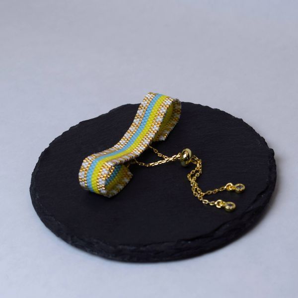 Patriotic bracelet with gold