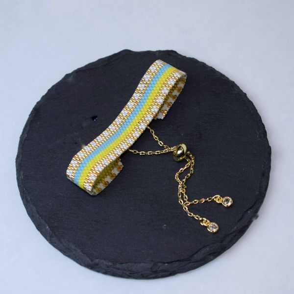 Patriotic bracelet with gold